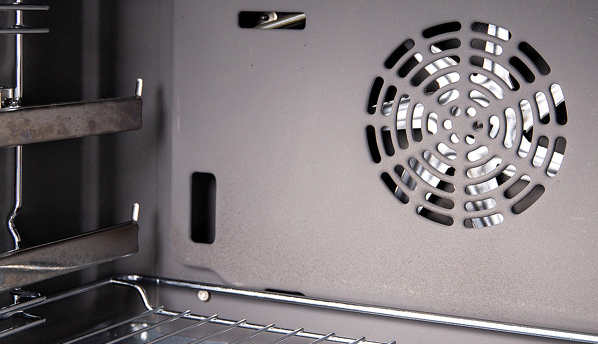 Binnenwand van oven met katalytische coating