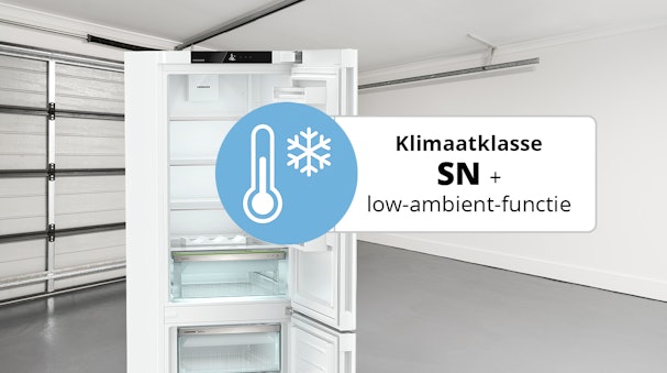 Wat is een 0 °C-ready of low-ambient koelkast? Een low-ambient koelkast bevat sensoren of verwarmingselementen in de thermostaatregeling. Daardoor blijft het koeldeel actief wanneer het koud wordt in de ruimte. Bij een standaardmodel zou de thermostaat bij lage omgevingstemperatuur uitschakelen, waardoor het koelgedeelte te warm wordt. Kenmerken van een low-ambient koelkast: Geschikt voor omgevingstemperaturen vanaf 0 °C Koeldeel blijft functioneren, ook bij lage kamertemperaturen Vaak voorzien van een winterfunctie-schakelaar of geïntegreerde sensor Leverbaar bij merken als Liebherr en Bosch