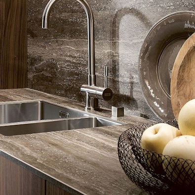 Keramisch keukenblad met steenstructuur