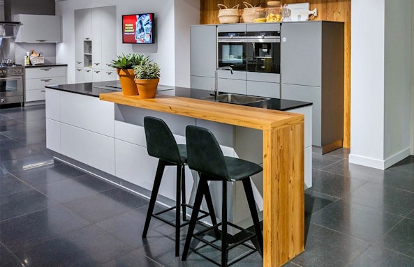 Agaatgrijze eilandontwerp met houten bar