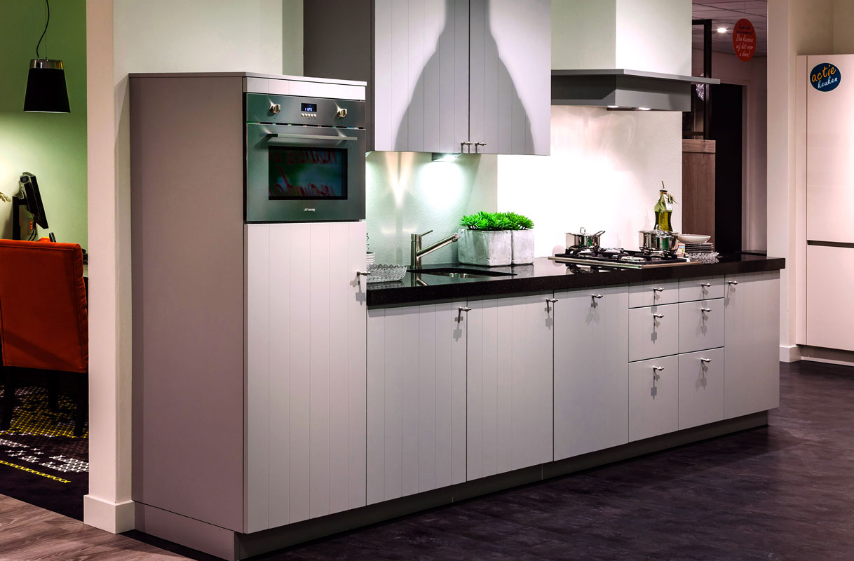 Landelijk keukenontwerp met dik granieten werkblad