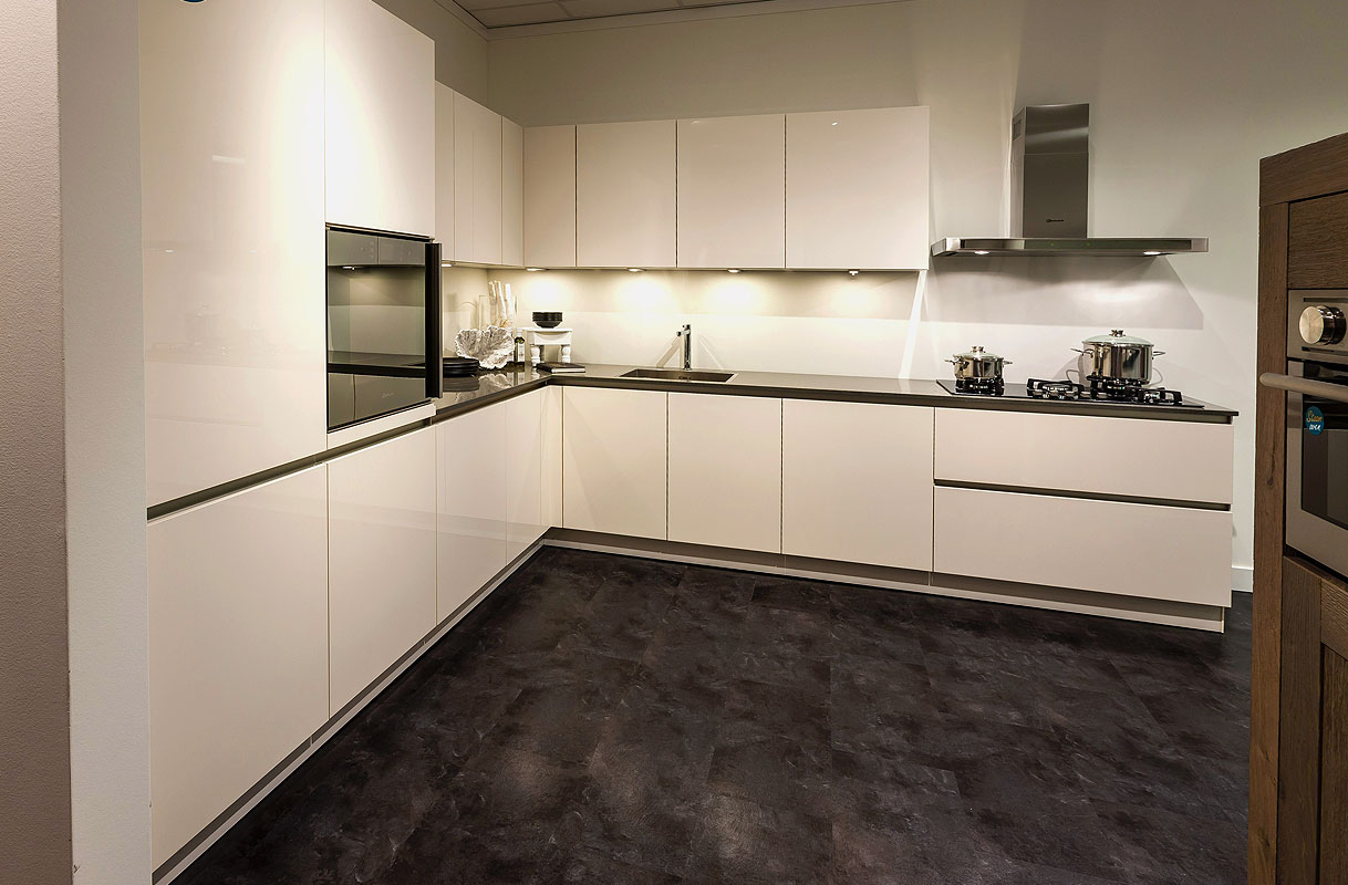 Luxe greeploze hoekkeuken