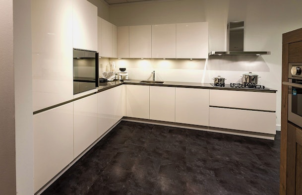 Luxe greeploze hoekkeuken