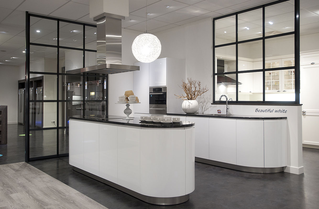 Elegantie in wit met een vleugje zwart