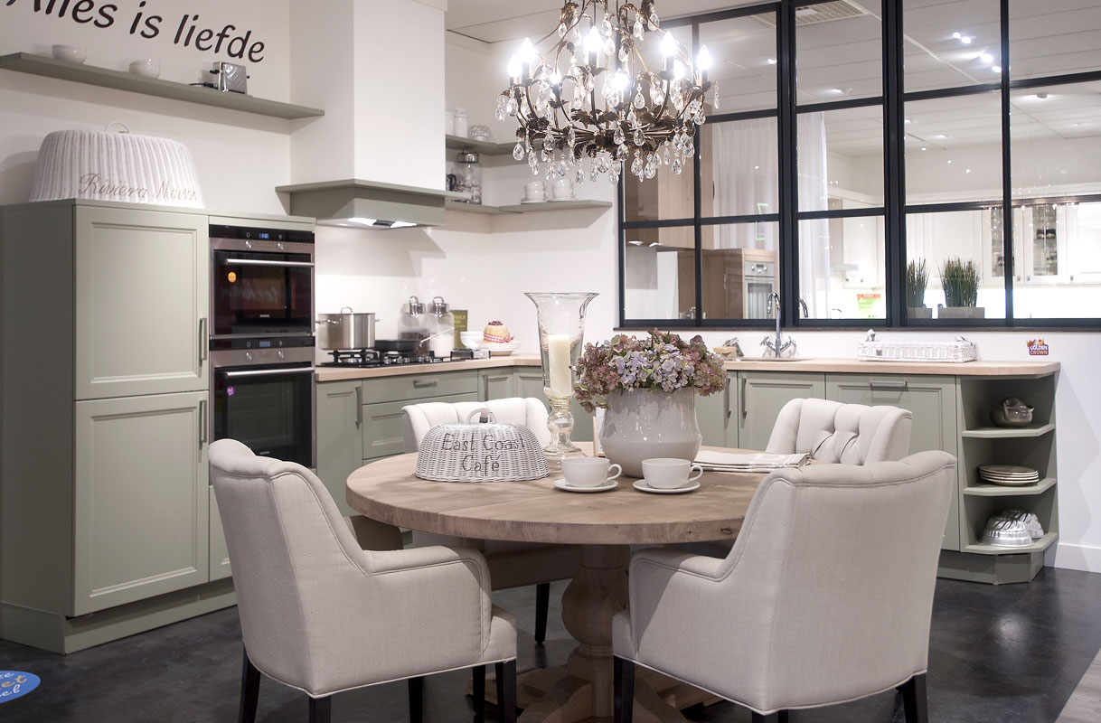 Olijfgroene elegantie met een warme twist