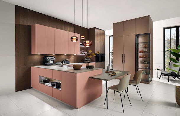 Warm modern design in poederroze en mokkabruin