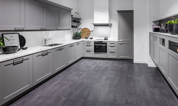 Modern landelijke keuken met Dekton werkbladen.