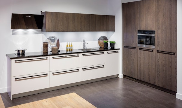 Keuken met ETNA apparatuur.