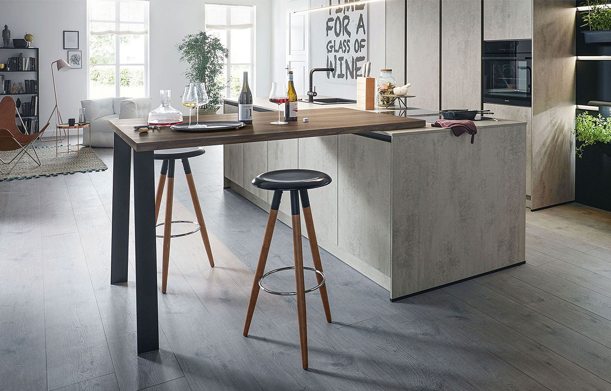 Keuken en wijnbar in één ruimte