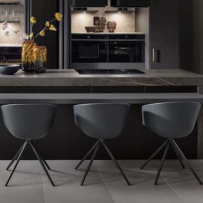 Luxe bar met fluweelmatte afwerking.