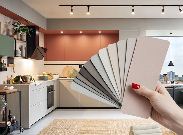 Kleurnuances van een taupe keuken.