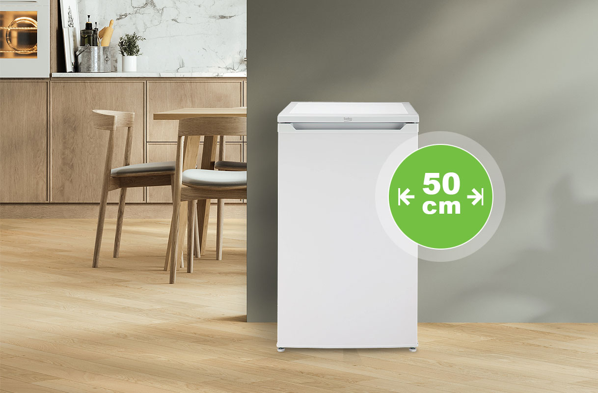 Vrijstaande koelkast 50 cm breed bij een moderne keuken