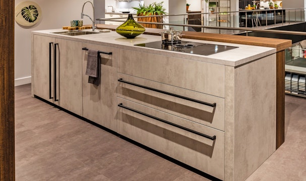 Kook- en spoeleiland in betonlook