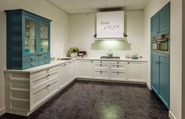 Landelijke opstelling in 2 verschillende kleuren