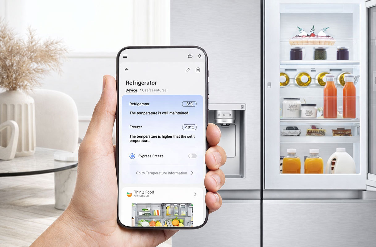 LG ThinQ app op smartphone toont temperatuur, Express Freeze en deurstatus van een LG koelkast