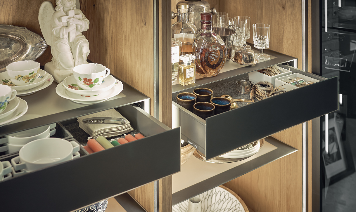 Luxe vitrinekasten - een thuis voor schoonheid.