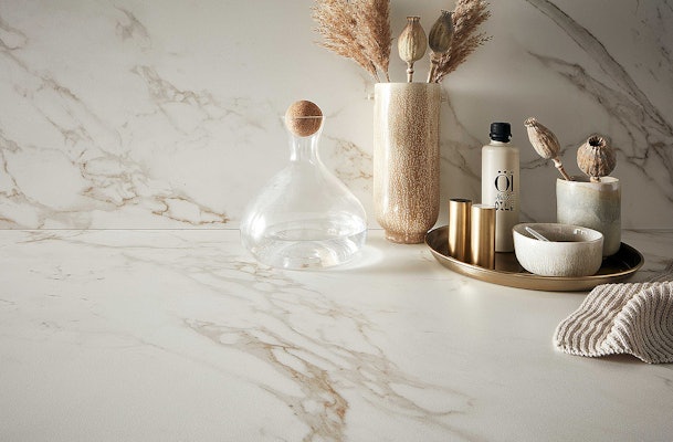 Marmerlook keukenblad - Dekton Aura.