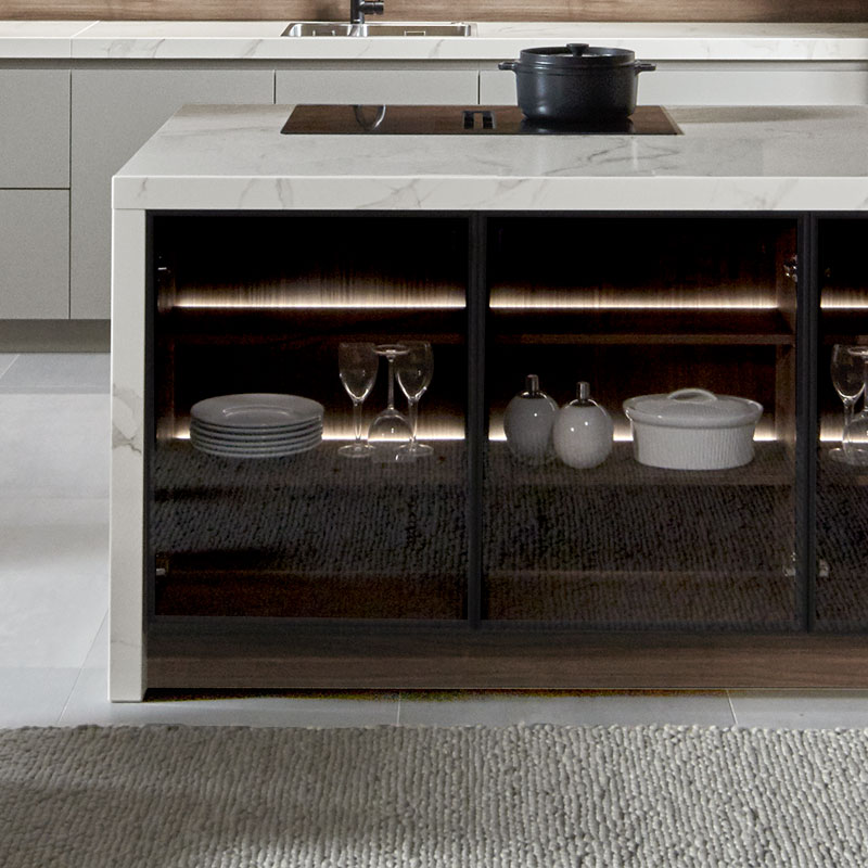 Marmerlook werkblad met subtiele adering in lichte tint.