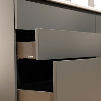 Mat gelakt front in de kleur kobalt groen