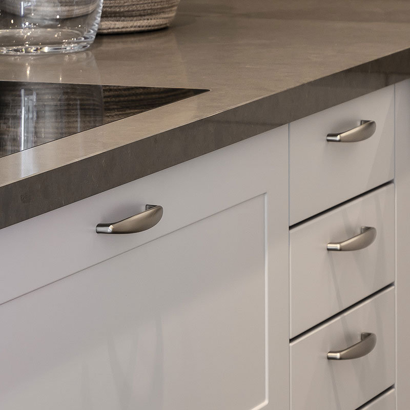 Mat gelakte kaderfronten