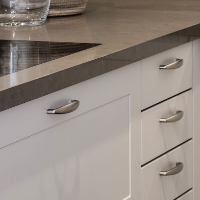 Mat gelakte kaderfronten