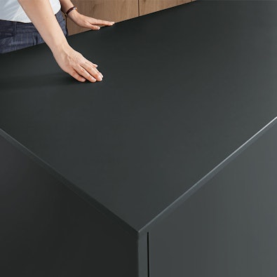 Mat onyxzwart keukeneiland