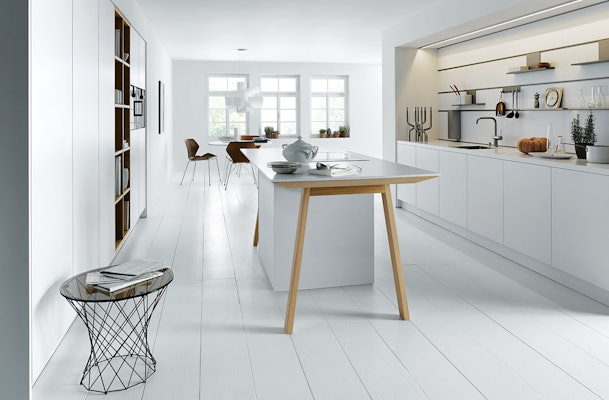 Mat witte next125 keuken met kooktafel