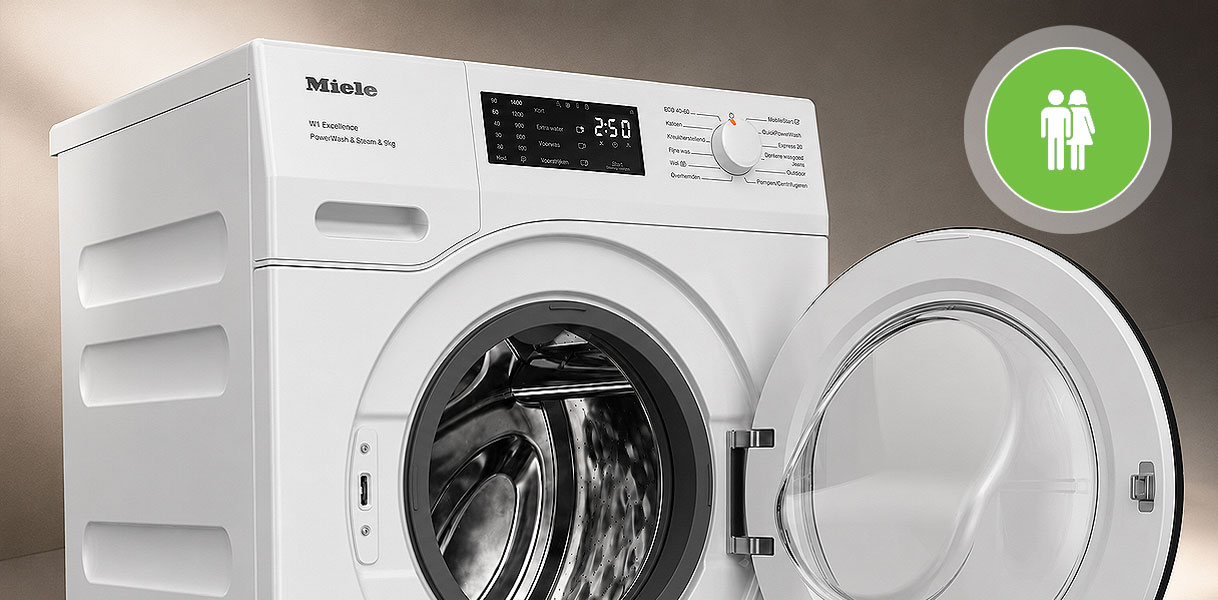 Miele wasmachine van 8 kg met 1400 toeren en geopende deur voor twee personen