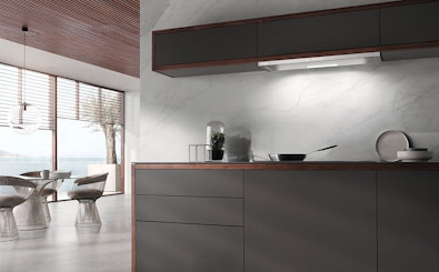 Miele inbouwafzuigkap geïntegreerd in keukenkast met strak design