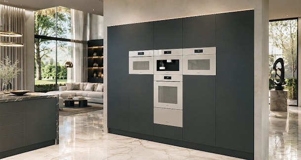 Kolomwand met Miele inbouwovens en koffiemachine in Pearl Beige uit dezelfde designlijn