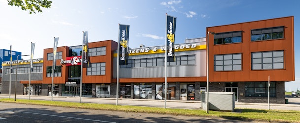 Bemmel & Kroon showroom Zoeterwoude - Miele specialist met moderne winkel en Bemmel & Kroon vlaggen