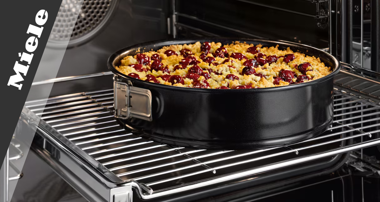 Miele oven met bakvorm op pyroFit ovenrek