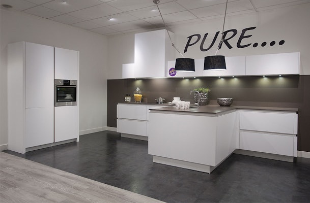 Moderne T-opstelling keuken