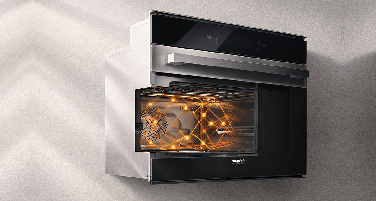 Multiwave technologie in Bauknecht combimagnetron met gelijkmatige warmteverdeling zichtbaar in ovenruimte