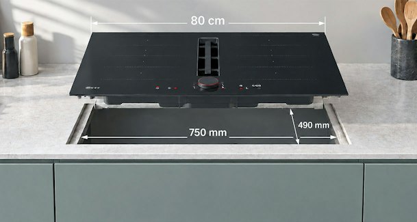 Kookplaat met afzuiging van 80 cm boven uitsparing in werkblad van 750 bij 490 mm