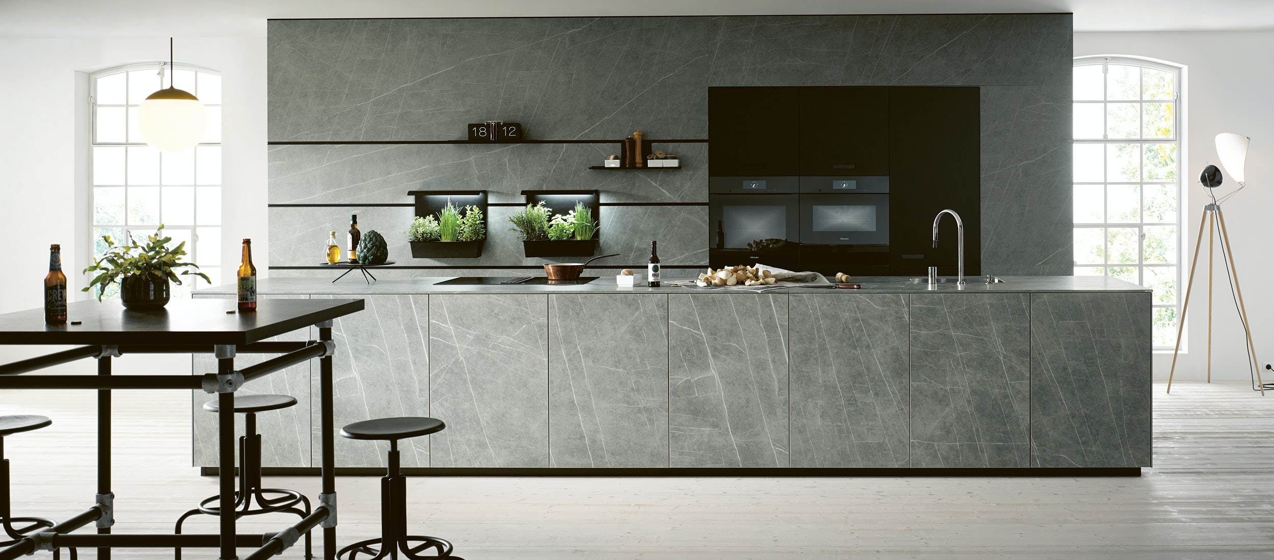 next125 NX950 keuken met keramisch front in marmer grigio