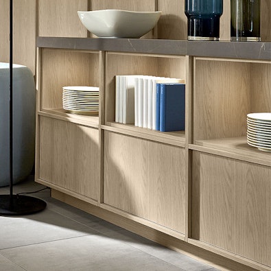 Niskast met zachte verlichting.