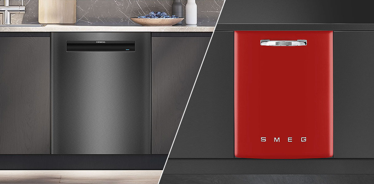 Zwarte Siemens onderbouw vaatwasser naast een rood Smeg retro model