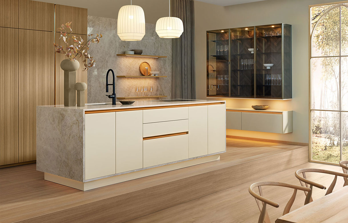 Open indeling met een grote eettafel