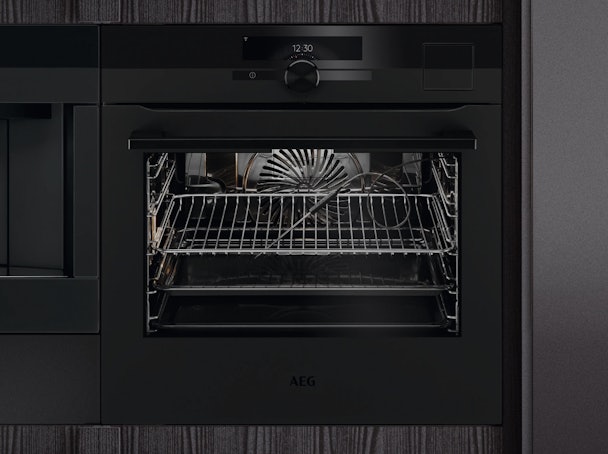 Oven MattBlackLine