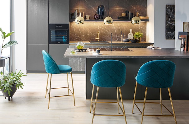 Combineren uw parallel keuken met een bar of zitgedeelte