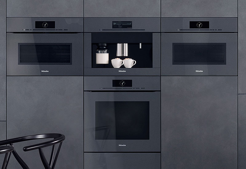 Miele inbouw koffiemachine geïntegreerd met oven en magnetron voor perfecte keukenintegratie