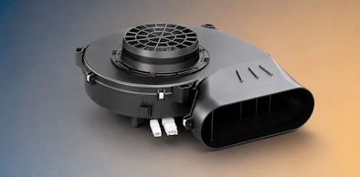 Compacte plintmotor voor een afzuigkap die in de keukenplint wordt geplaatst