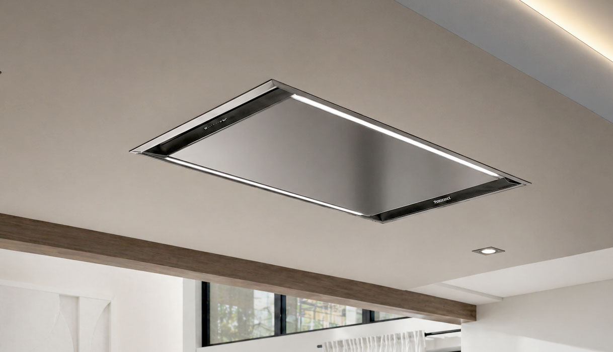 Plafondafzuigkap in plafond boven werkblad in keuken zonder bovenkastjes