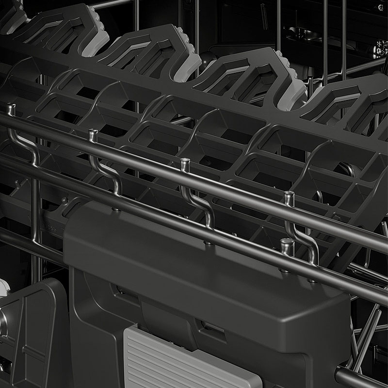 Premium korvsysteem van V-ZUG Adora vaatwasser met SoftSlide en SoftClose, flexibele rekken en glassteunen voor maximale ruimte en bescherming.