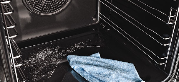 Binnenruimte van pyrolyse oven na reiniging