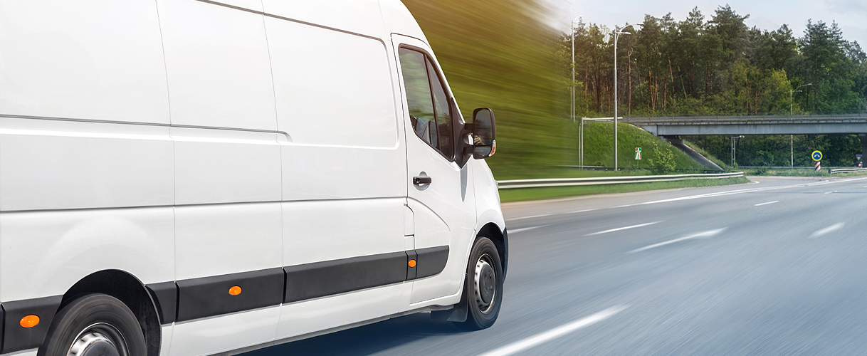 Rijd tijdens het vervoeren van een koelkast extra voorzichtig.