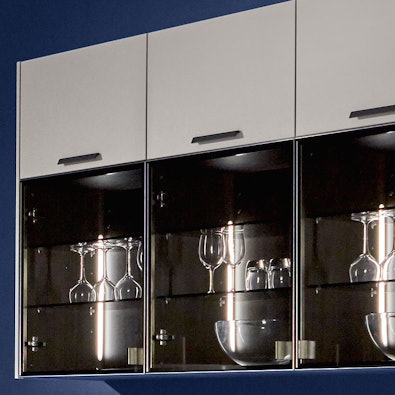 Rookglazen wandkasten met LED.