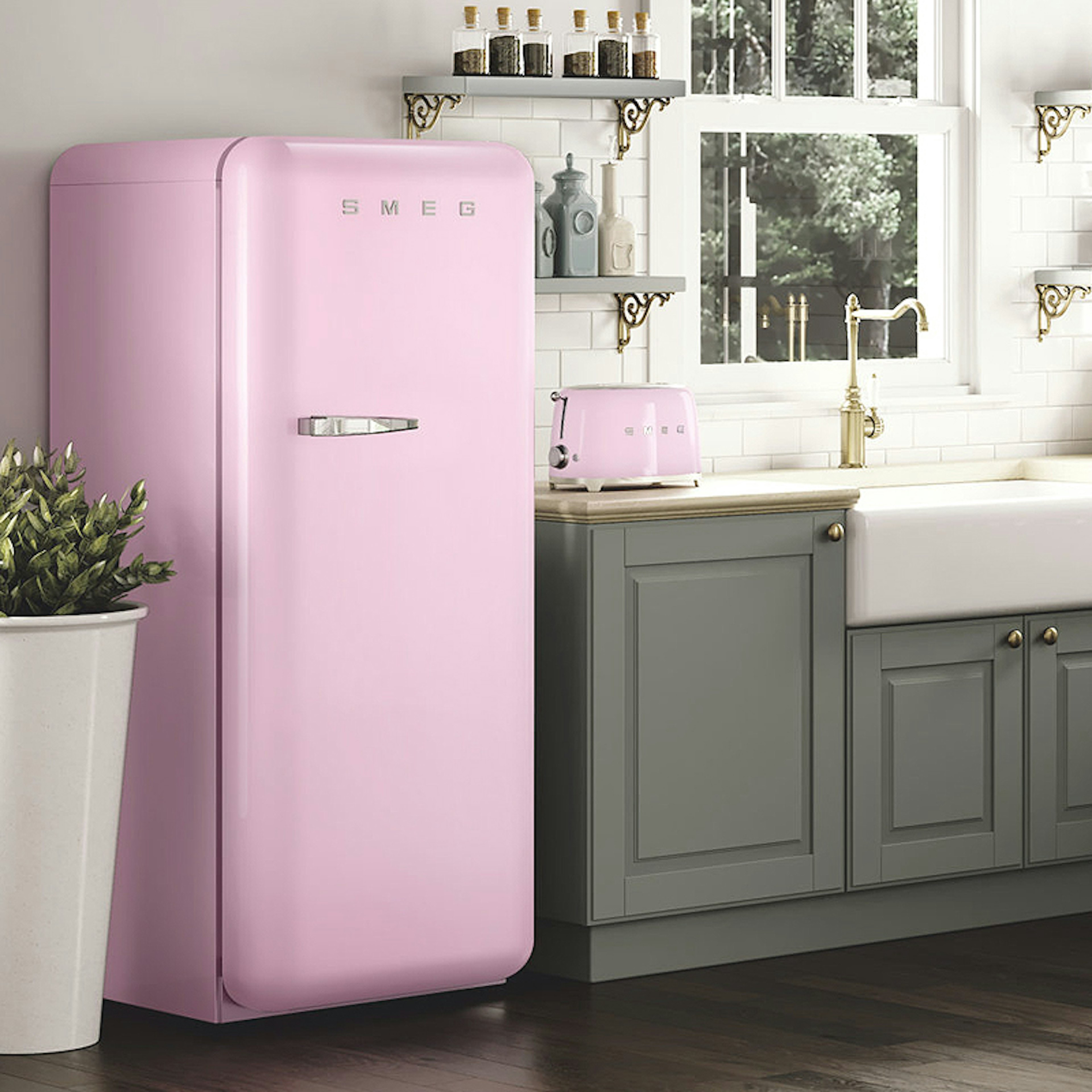 Roze keukenapparatuur: Vintage koelkast.