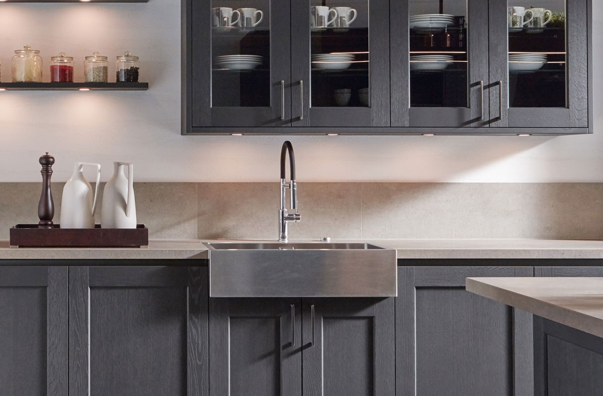 RVS en koperen accenten .